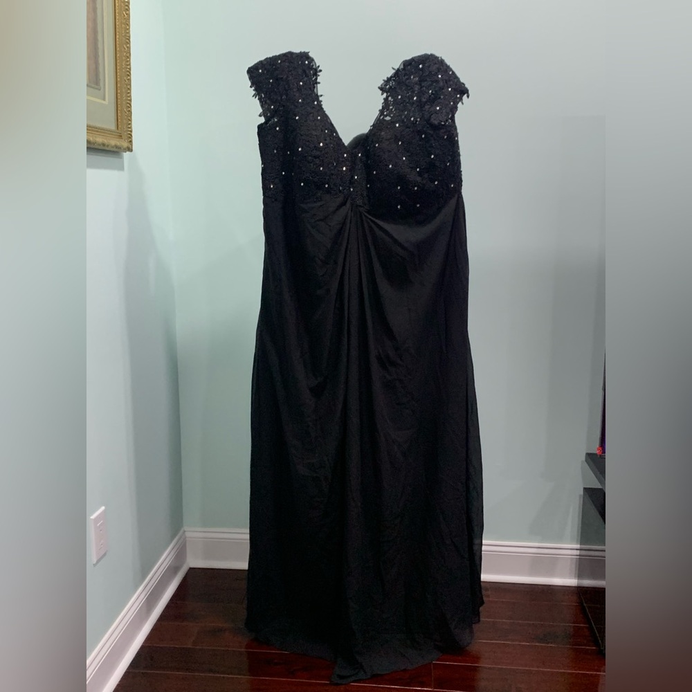 Elegant Black Evening Gown height 5 feet 3 inch long top to bottom